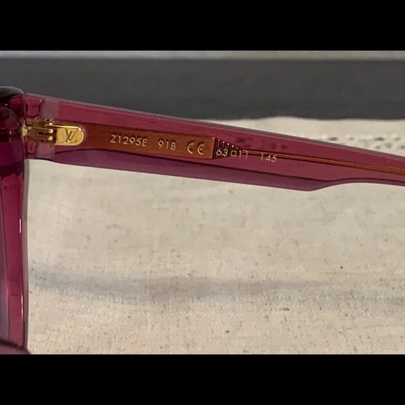 Louis Vuitton Violet Sunglasses - Picture 9 of 11
